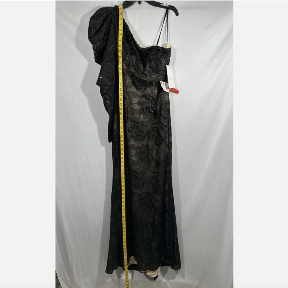 NWT $698 Mac Duggal [ 8 ] Embellished One Puff Sleeve Trumpet Gown in Black Q582